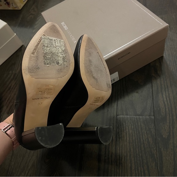 [SOLD] BCBG heeled boots Size 7 - Picture 5 of 5